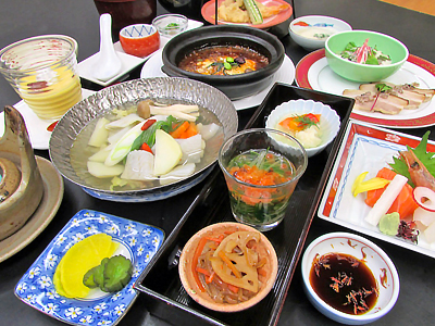 豊富なお風呂で体ポカポカ♪夕食は釧路型薬膳料理で体の中も健康に（夕朝食付）