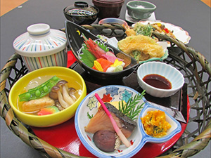 24時間ステイ＆昼食付♪豊富なお風呂でゆ～ったり過ごす（夕朝食付）